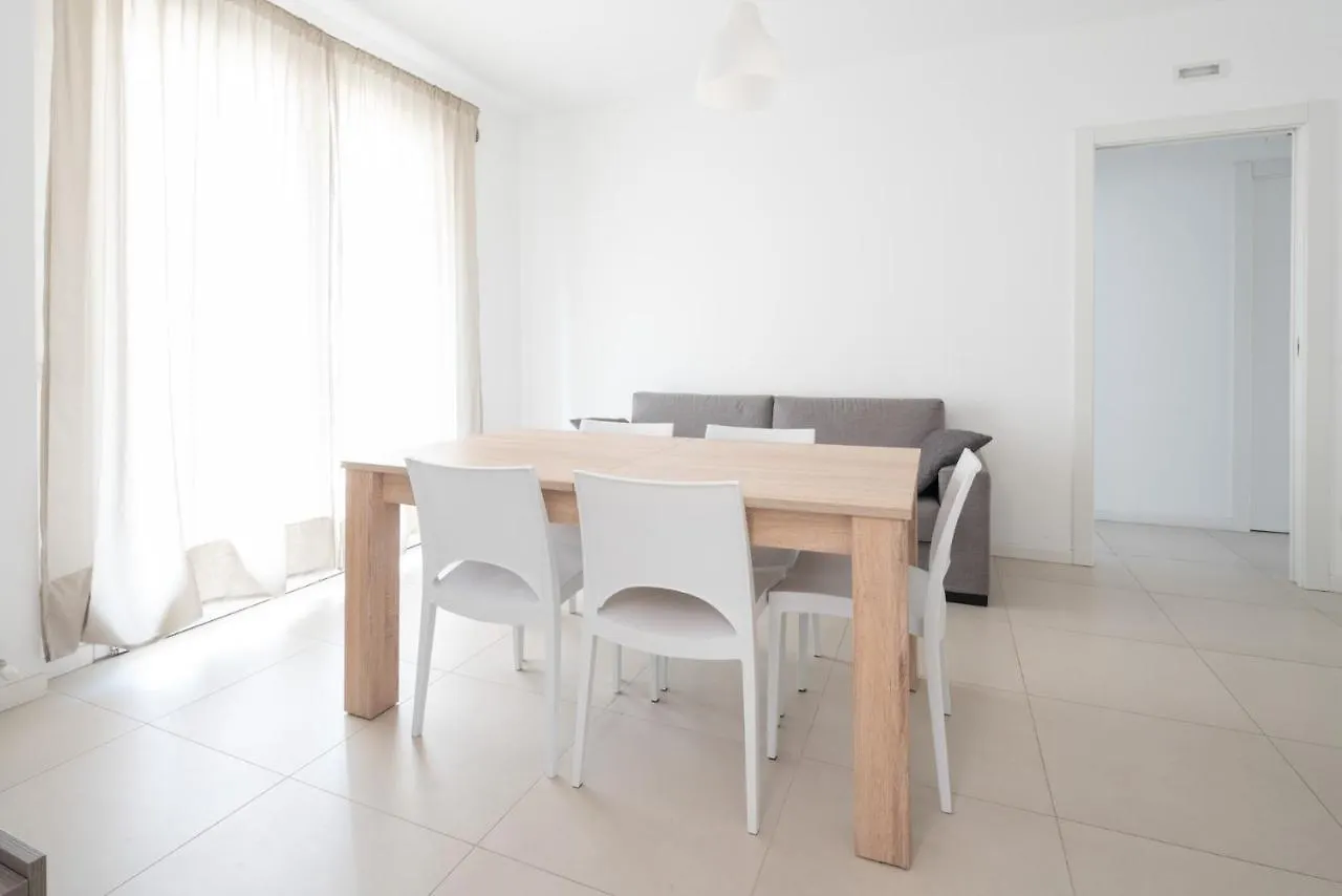 Finisterrae 3 - Immobiliare Living Daire Lido di Jesolo 0*,  İtalya